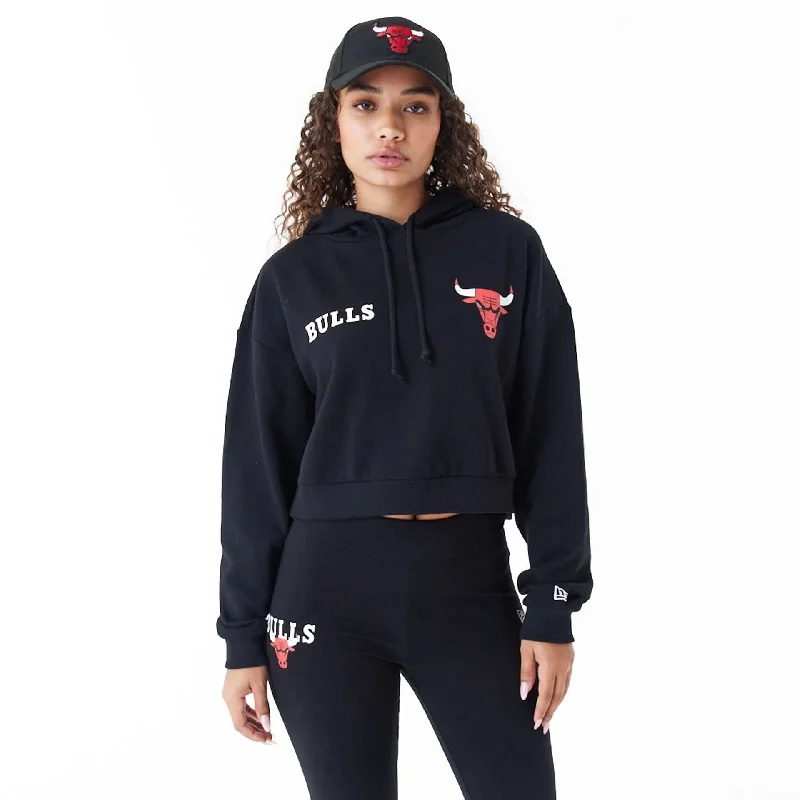 Men hoodie with a kangaroo pocket and ribbed cuffs Chicago Bulls Womens NBA Team Logo Black Crop Pullover Hoodie Men hoodie with a kangaroo pocket and ribbed cuffs Chicago Bulls Womens NBA Team Logo Black Crop Pullover Hoodie