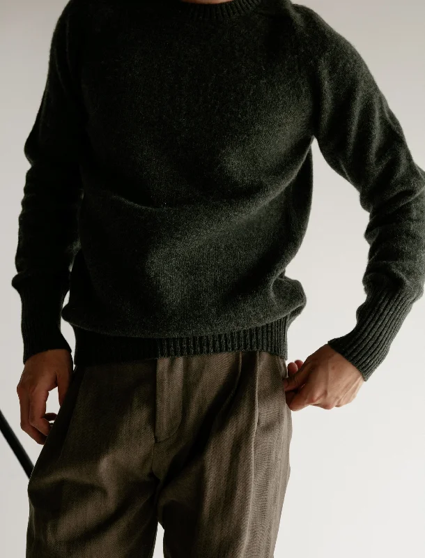 Men's knit tops in limited - edition designs for collectorsClassic Shetland Sweater with Maxi Cuffs Spruce Men's knit tops in limited - edition designs for collectorsClassic Shetland Sweater with Maxi Cuffs Spruce