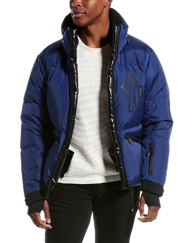 Men jackets with a media - friendly pocket for easy access to gadgetsMoncler Verdons Jacket Men jackets with a media - friendly pocket for easy access to gadgetsMoncler Verdons Jacket