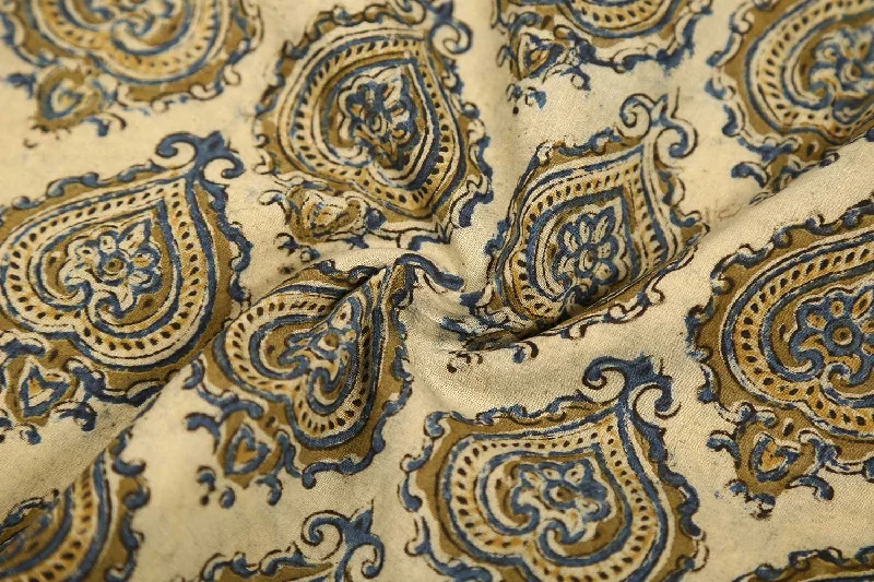 Men's Single - Breasted Cashmere Blazer in Camel for a Luxurious and Elegant Winter LookPrecut of 1.5 Meters of Cream Kalamkari Cotton Print Fabric