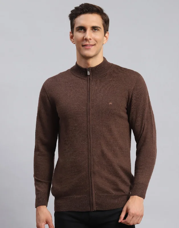 Slim Fit Men's Long - Sleeve Cotton - Linen Blend Sweater in Beige for a Summer Casual LookMen Brown Solid Stand Collar Full Sleeve Pullover