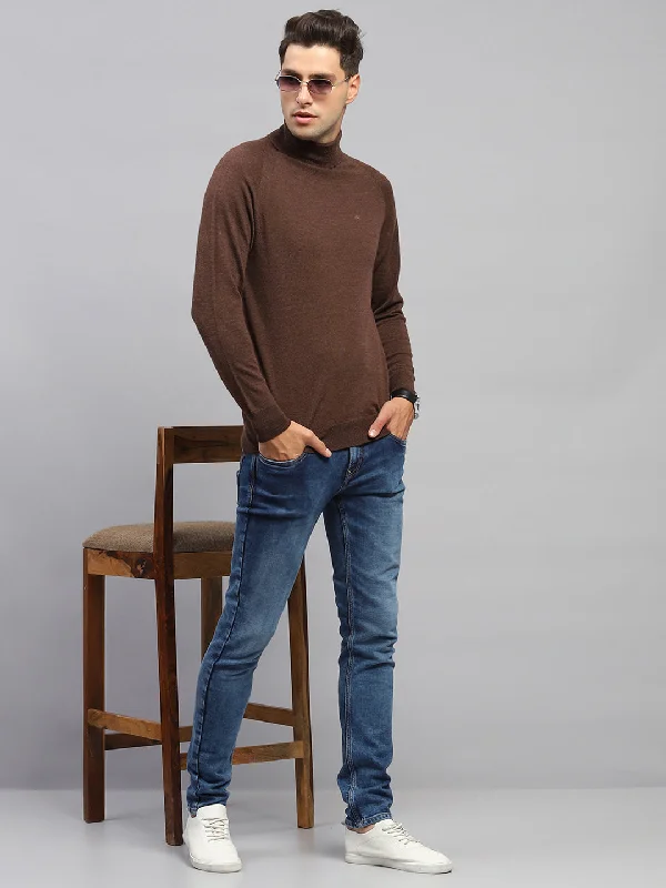 Slim Fit Men's Long - Sleeve Cotton - Linen Blend Sweater in Beige for a Summer Casual LookMen Brown Solid Turtle Neck Full Sleeve Pullover