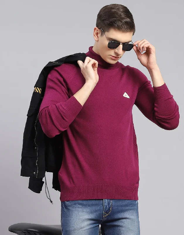 Men's Sequined Trimmed Sweater in Gold for a Glamorous New Year's PartyMen Maroon Solid High Neck Full Sleeve Pullover
