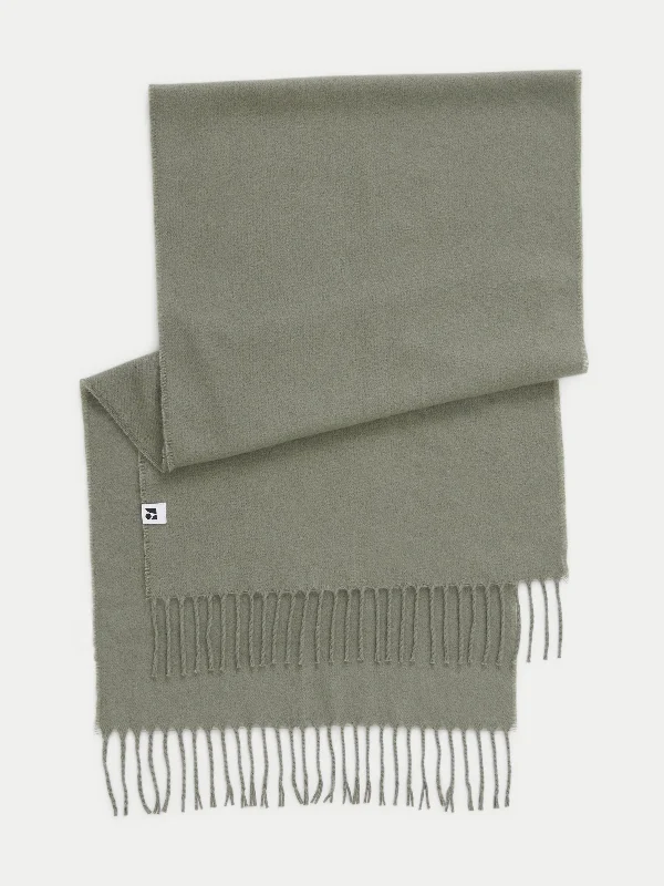 Men's snow jacket for beginner skiersThe Solid Scarf in Vetiver Green