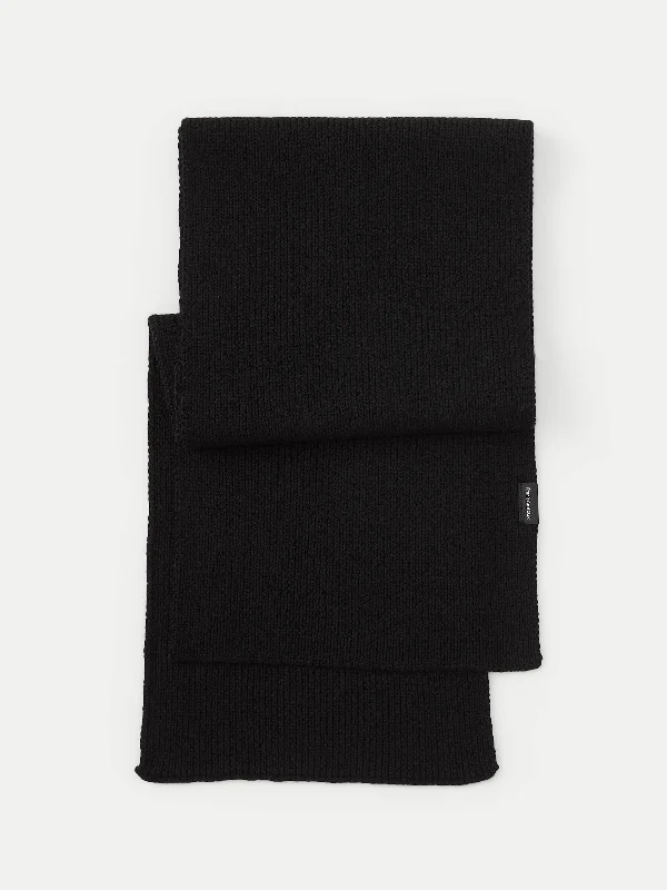 Blue men's snow jacket for a cool toneThe Merino Wool Scarf  in Black
