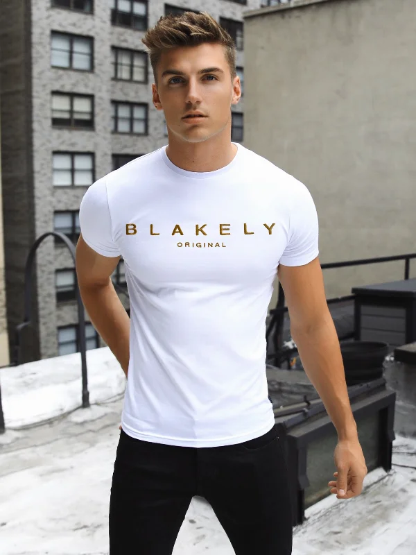 Men's antimicrobial t - shirts for odor - free freshness during travelGoldstone T-Shirt - White