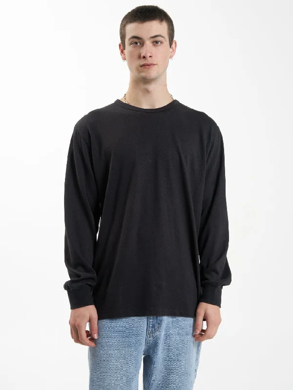 seamless men's tank topsHemp Thrills Embro Merch Fit Long Sleeve Tee - Black