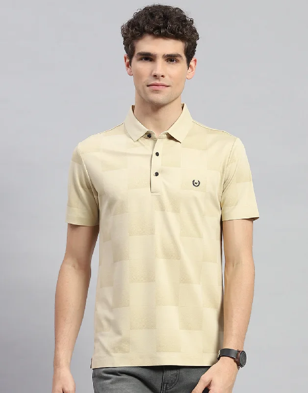 Men's two - tone stripe polo shirts with a preppy styleMen Beige Solid Polo Collar Half Sleeve T-Shirt