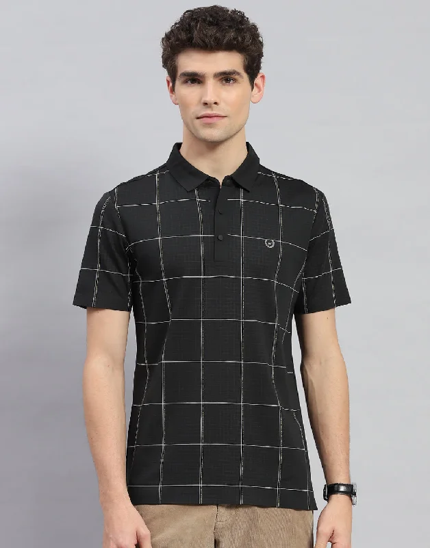 Men's high - collar polo shirts with a modern twistMen Black Check Polo Collar Half Sleeve T-Shirt