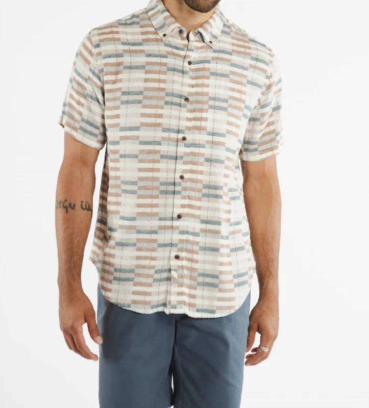 Men's printed Hawaiian t - shirts for tropical vacationsGrant Slim Shirt In Manzanita