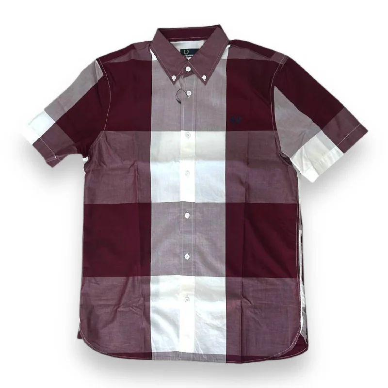 Men's UV - protection t - shirts for outdoor activities in the sunMen's Magnified Shirt In Red
