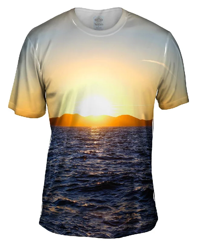 Men's distressed denim - look t - shirts with a rugged appealMountain Sea Sunset