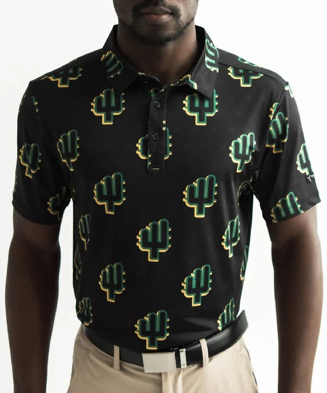 Men's polo t - shirts with a contrast collar for a preppy lookPeople's Polo In Black