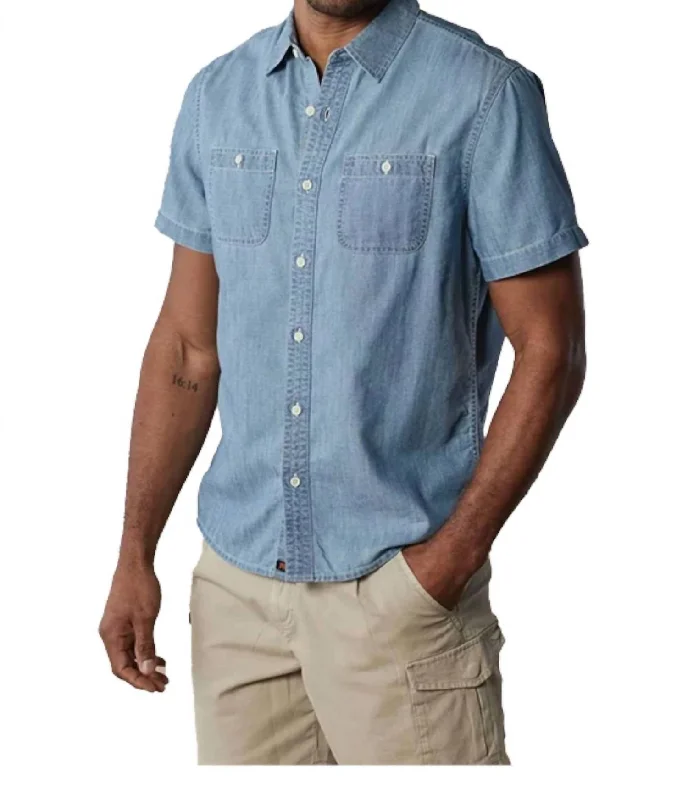 Men's short - sleeve linen t - shirts for summer beach outingsShort Sleeve Shirt In Chambray