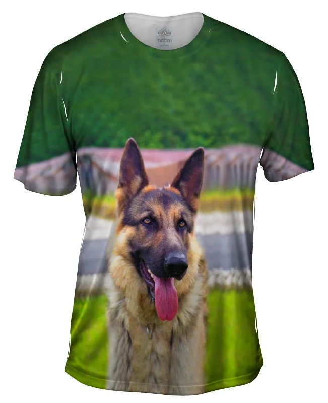 Men's thermal t - shirts with a high - neck design for cold weatherSitting Proud German Sheperd