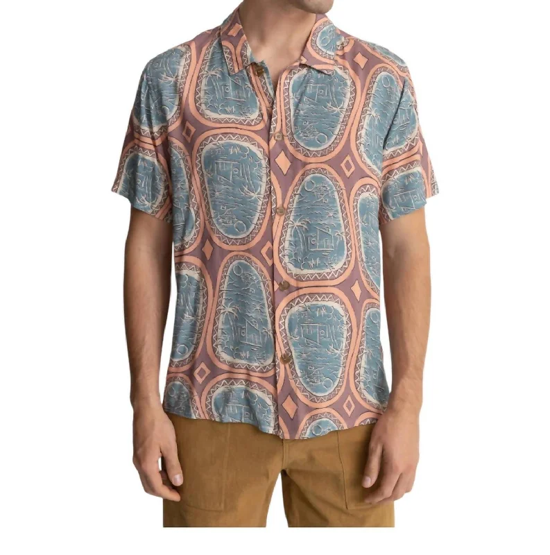 Men's polo t - shirts with a contrast collar for a preppy lookVista Short Sleeve Shirt In Rust